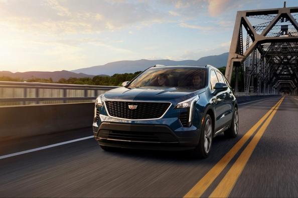 Kompakt lyxig crossover Cadillac XT4