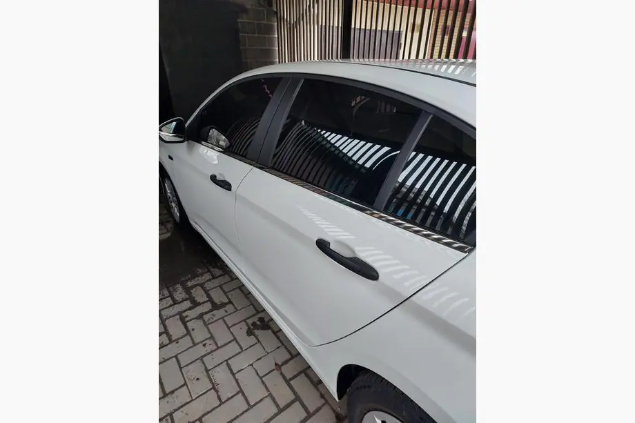Fiat Tipo 2016– Nedre fönsterlister, mörkkrom (rostfritt) Foto 2