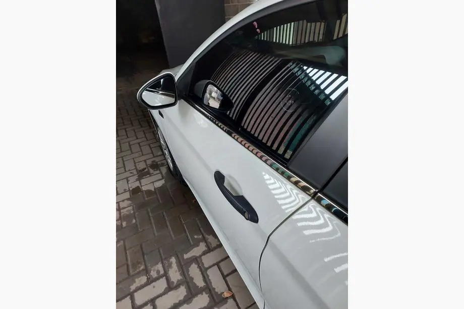Fiat Tipo 2016– Nedre fönsterlister, mörkkrom (rostfritt) Foto 3