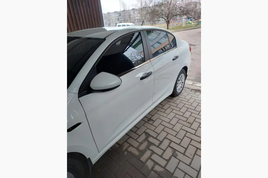 Fiat Tipo 2016– Nedre fönsterlister, mörkkrom (rostfritt) Foto 6