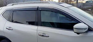 Nissan X-trail T32/Rogue 2014–2021 Vindavvisare för fönster med kromlist (4 st, Niken) foto 4