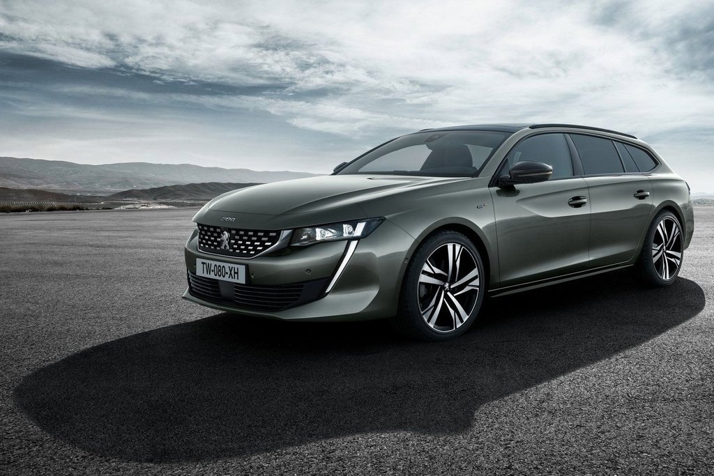 Test av andra generationens Peugeot 508 SW-kombi