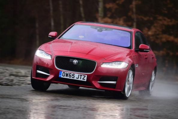 Andra generationen av premiumsedanen Jaguar XF Foto 9
