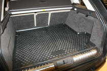 Range Rover Sport 2014–2022 Gummimatta till bagageutrymmet (med skenor) Novline, crossover foto 3