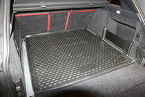 Range Rover IV L405 2013–2021 Gummimatta till bagageutrymmet (med skenor) Novline, crossover foto 4