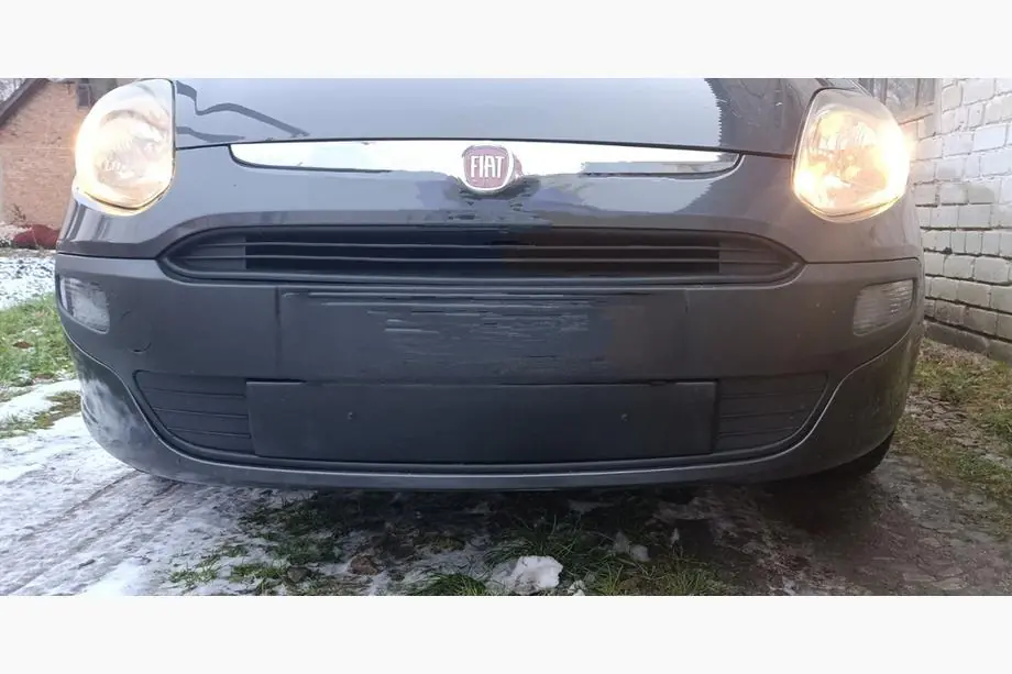 Fiat Punto Grande/EVO 2006–2018 Vintergrillskydd (EVO, Punto) Image