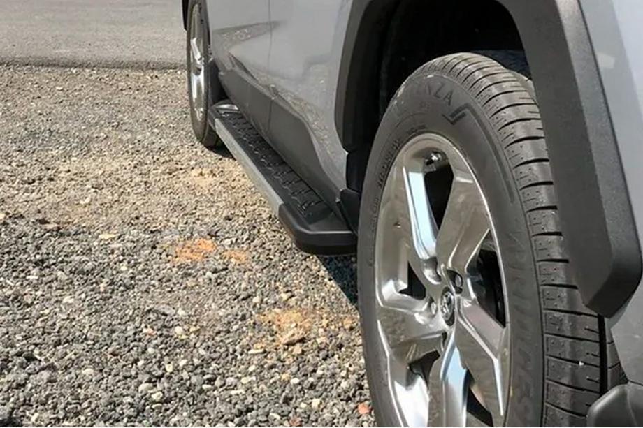 Toyota Rav 4 2019–2025 Sidosteg RedLine V1 (2 st, aluminium) Image