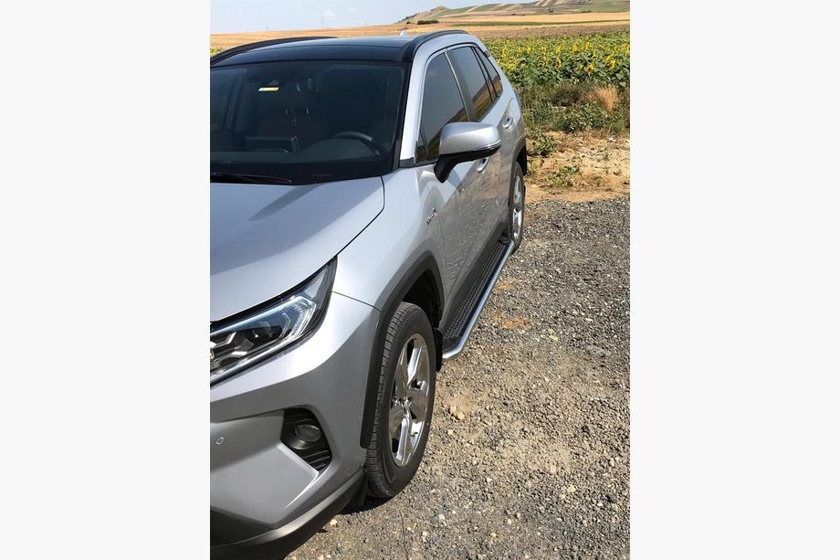 Toyota Rav 4 2019–2025 Sidosteg Maydos V2 (2 st, aluminium med rostfritt stål) Foto 4
