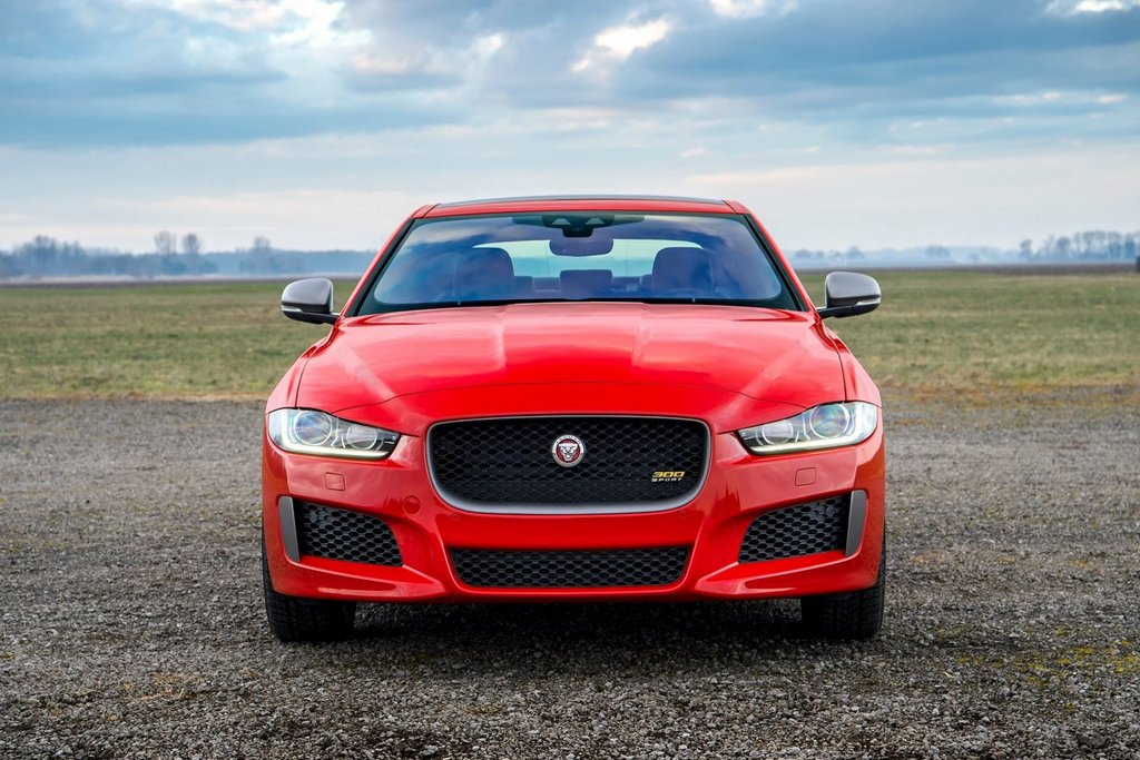 Test av premiumsedanen Jaguar XE