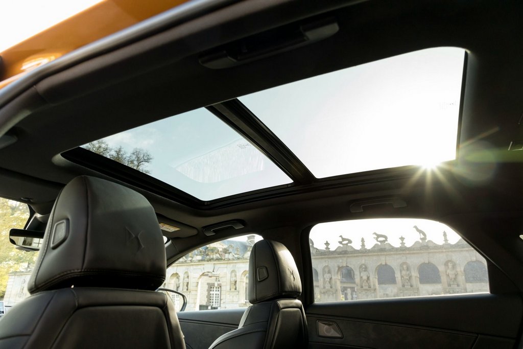 Kompakt lyxcrossover DS 7 Crossback