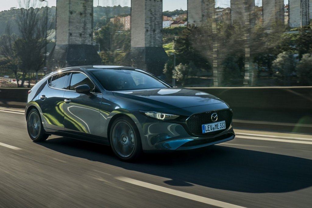 Kompakt halvkombi: Mazda 3 i fjärde generationen