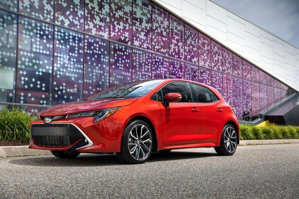 Nya generationen av femdörrars Toyota Corolla halvkombi