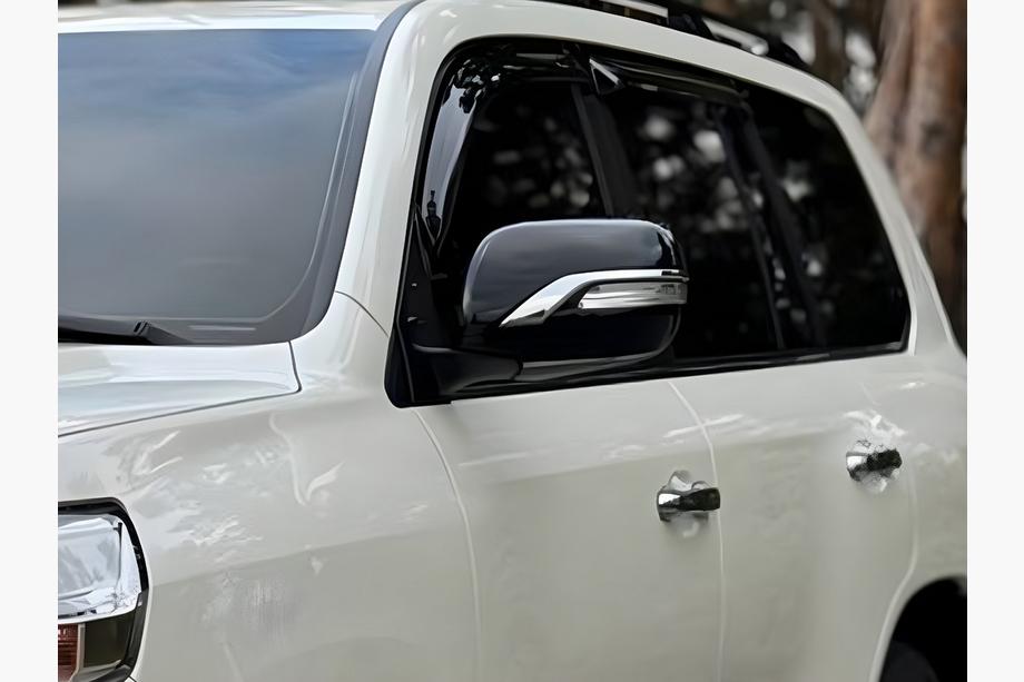 Toyota Land Cruiser 200 2007–2021 Sidospegelkåpor (med blinkers, 2016-stil) Image