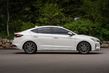 Kompakta sedans Hyundai Elantra i uppdaterad version foto 4
