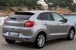 Andra generationen av den kompakta halvkombin Suzuki Baleno foto 6