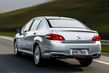 Test av den kompakta sedanen Peugeot 408 foto 4