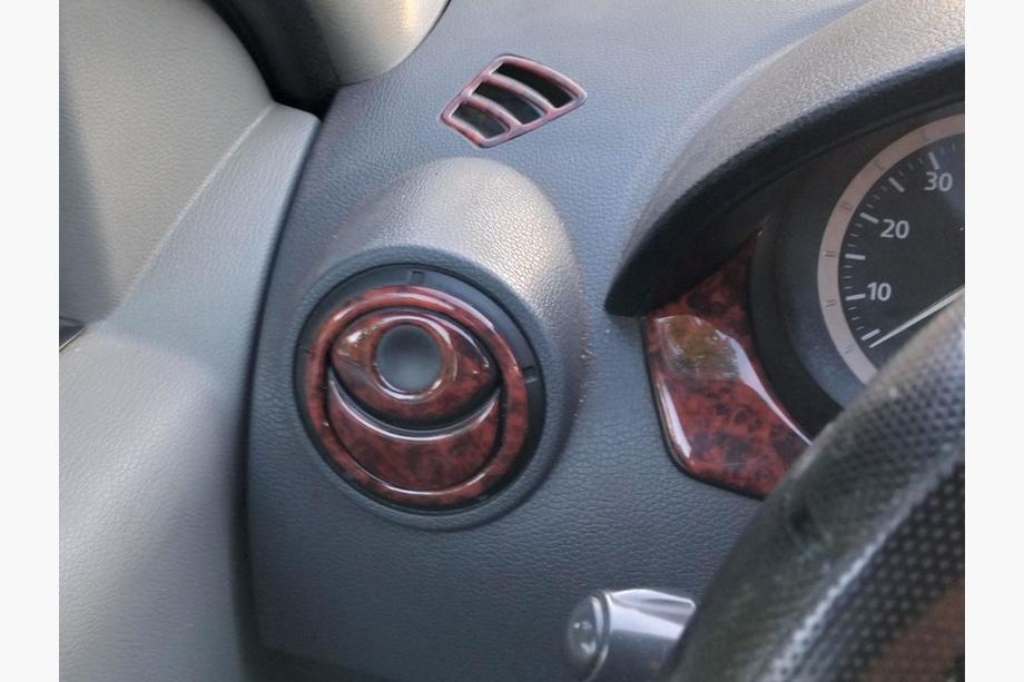 Renault Logan I 2005–2008 Instrumentpanelslister (Meric, Turkiet) Foto 8