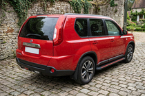 Nissan X-trail T31 2007–2014 Sidosteg Maya Red (2 st, aluminium) foto 1