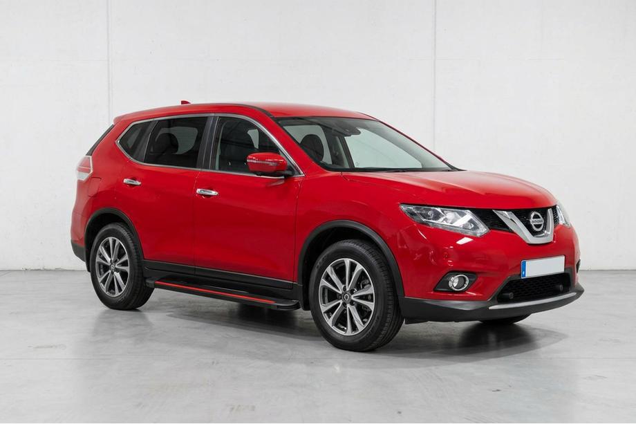 Nissan X-trail T32/Rogue 2014–2021 Sidosteg Maya Red (2 st, aluminium) Image