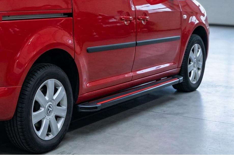 Volkswagen Caddy 2010–2015 Sidosteg Maya Red (2 st, aluminium) Standardbas Image
