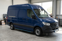 Mercedes Sprinter W907/W910 2018– Sidosteg Maya Blue (2 st, aluminium) foto 1