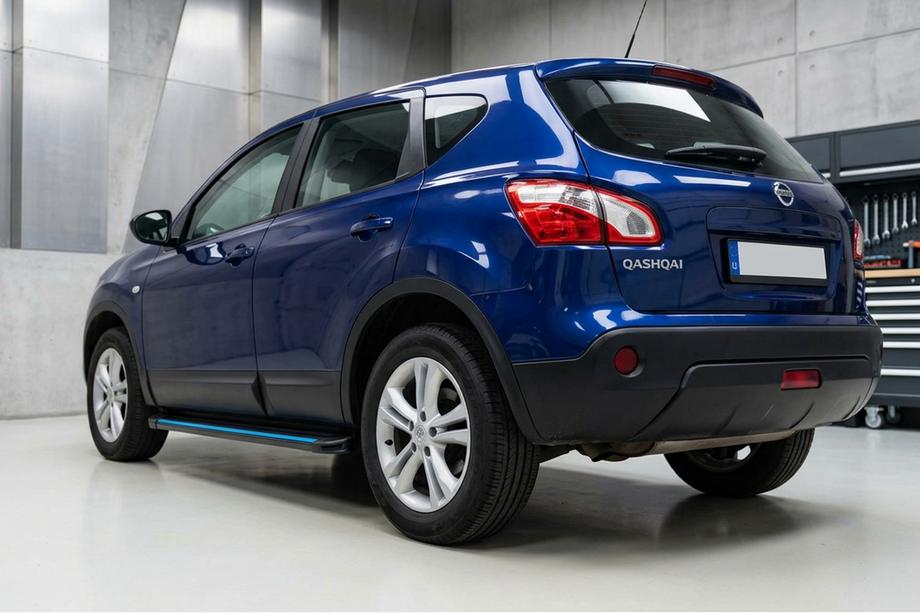 Nissan Qashqai 2007–2010 Sidosteg Maya Blue-Black (2 st, aluminium) Image
