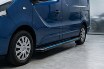 Nissan Primastar 2002–2014 Sidosteg Maya Blue (2 st, aluminium) Lång hjulbas foto 1