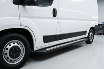 Fiat Ducato 2006–2025 Sidosteg New Vision Black (2 st, aluminium) Lång hjulbas foto 1