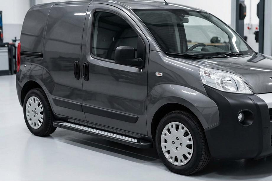 Fiat Fiorino/Qubo 2008–2024 Sidosteg New Vision Black (2 st, aluminium) Image