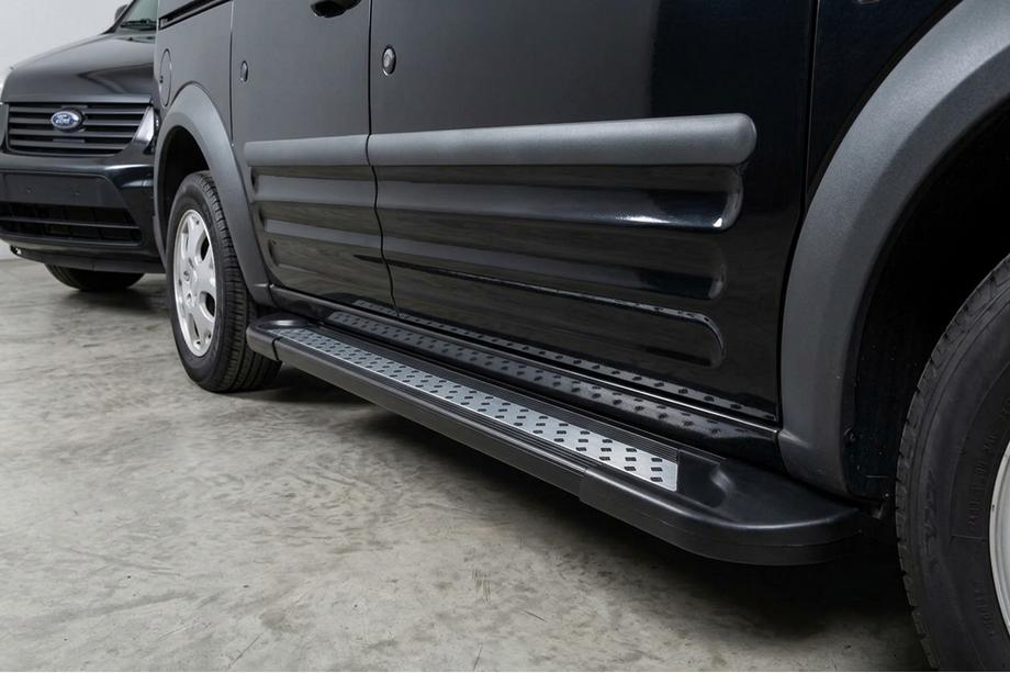 Ford Connect 2010–2013 Sidosteg New Vision Black (2 st, aluminium) Maxi hjulbas Image
