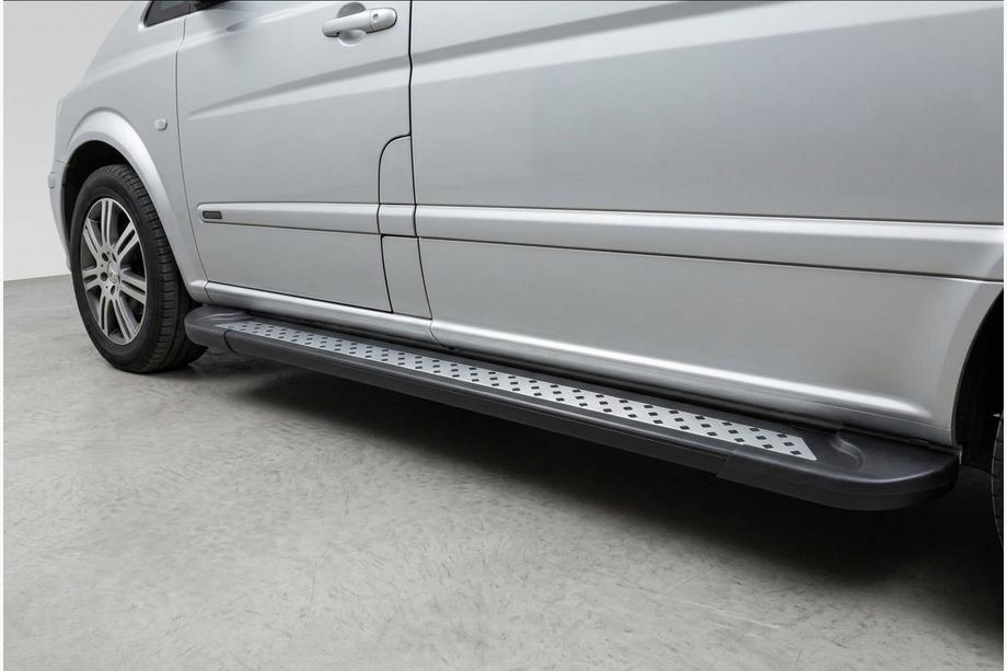 Mercedes Vito W639 2004–2014 Sidosteg New Vision Black (2 st, aluminium) Lång (ExtraLong) Image
