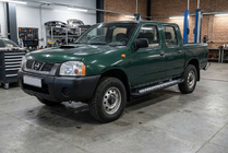 Nissan NP300 1999–2015 Sidosteg New Vision Black (2 st, aluminium) foto 1
