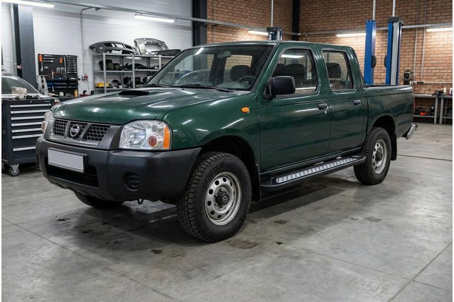 Nissan NP300 1999–2015 Sidosteg New Vision Black (2 st, aluminium) Image