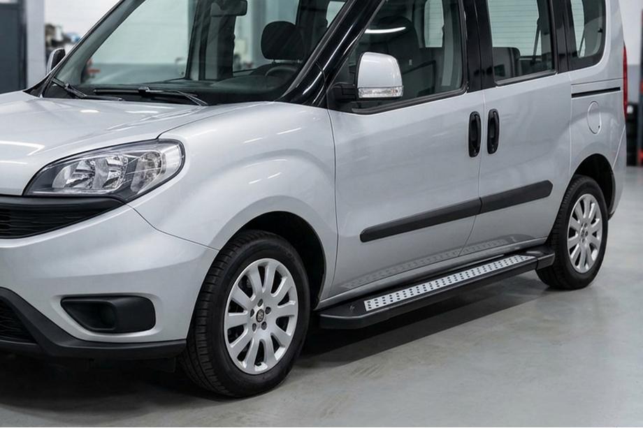 Opel Combo 2012–2018 Sidosteg New Vision Black (2 st, aluminium) Maxi hjulbas Image