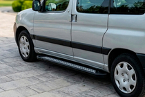Peugeot Partner 1996–2008 Sidosteg New Vision Black (2 st, aluminium) foto 1