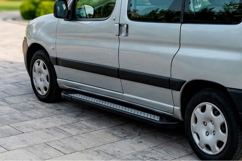 Peugeot Partner 1996–2008 Sidosteg New Vision Black (2 st, aluminium) Image