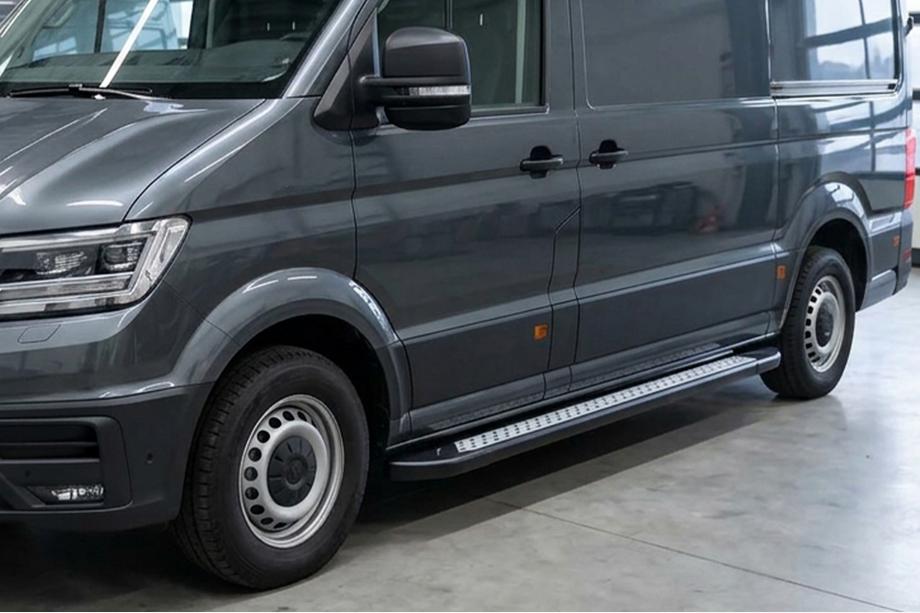 Volkswagen Crafter 2016– Sidosteg New Vision Black (2 st, aluminium) Mellanhjulbas Image