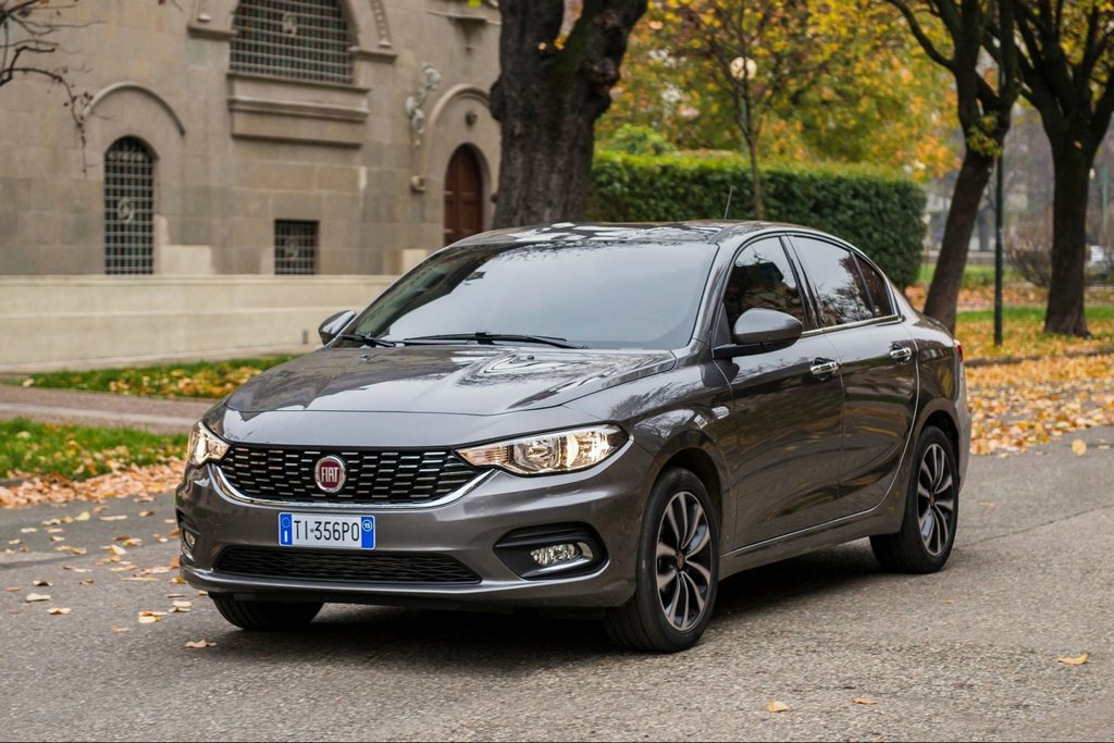 Test av den kompakta sedanen Fiat Tipo