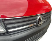 Volkswagen T6 2015–2024 Kromlist i rostfritt stål för övre delen av grillen 2015-2019 (1 st) foto 1
