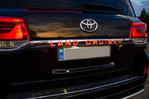 Toyota Land Cruiser 200 2007–2021 LED-list ovanför registreringsskylten (2016+) foto 3