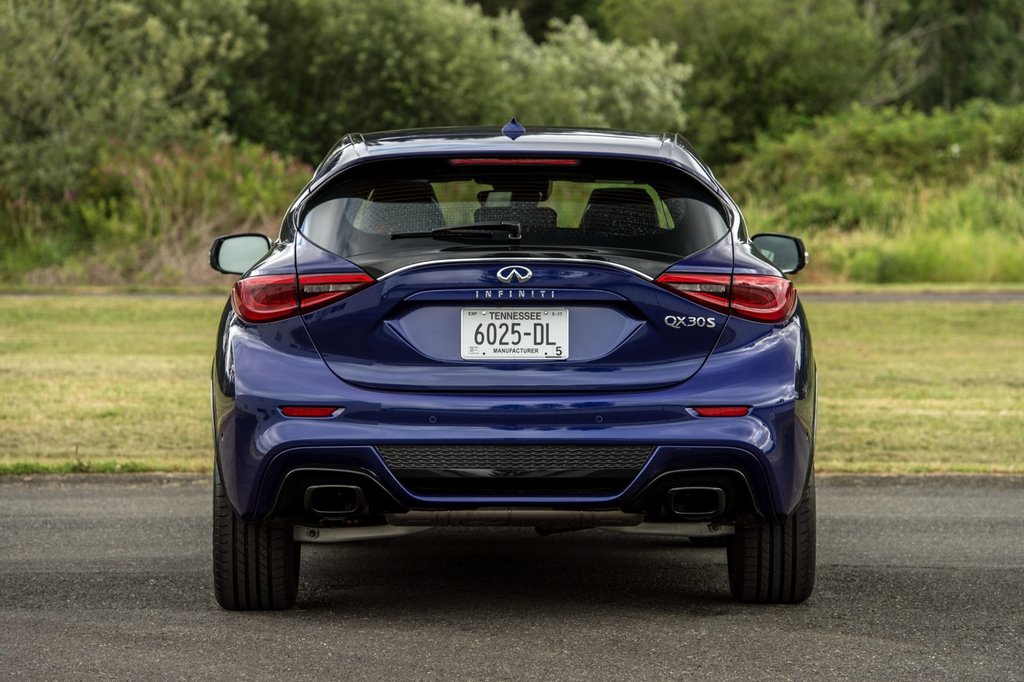 Kompakt crossover Infiniti QX30