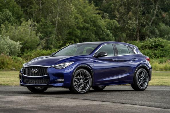 Kompakt crossover Infiniti QX30