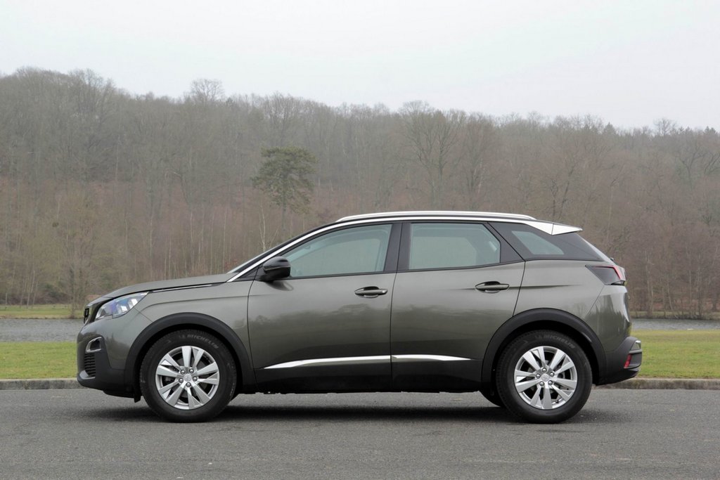 Kompakt crossover Peugeot 3008 i andra generationen