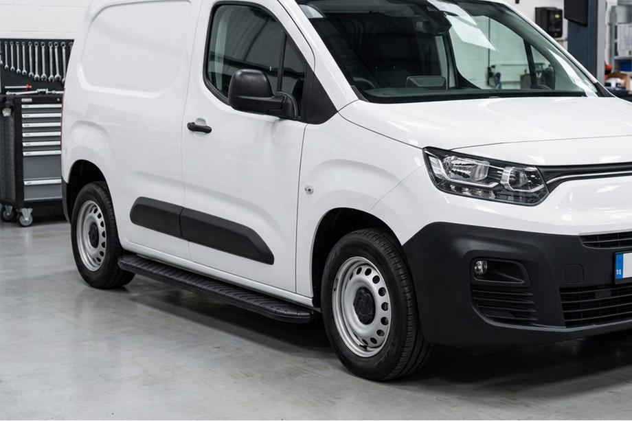Opel Combo 2019– Sidosteg Bosphorus Black (2 st, aluminium) Image
