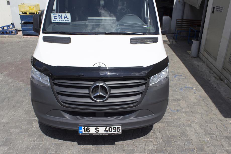 Mercedes Sprinter W907/W910 2018– Huvdeflektor (EuroCap) Foto 13