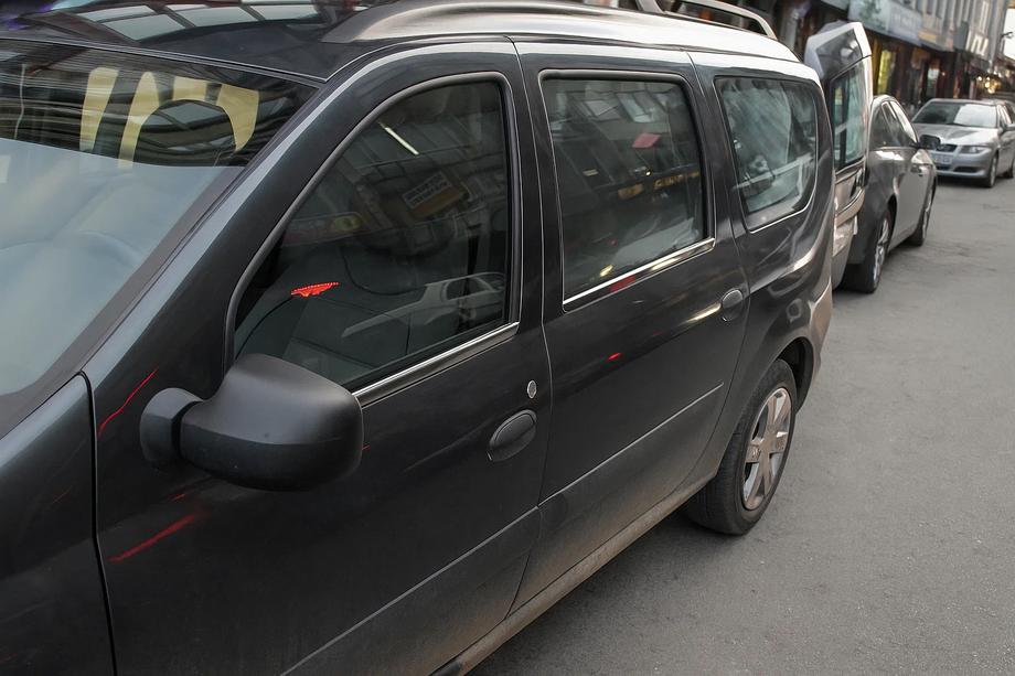 Renault Logan MCV 2005–2013 Yttre kromlister runt rutorna (4 st, rostfritt stål) Foto 3