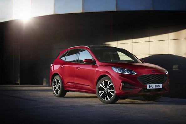 Nya generationen av den kompakta crossovern Ford Kuga