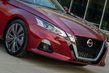 Mellanstor sedan Nissan Altima i sjätte generationen foto 4