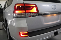 Toyota Land Cruiser 200 2007–2021 Bakre dimljus 2016+ (LED) foto 2