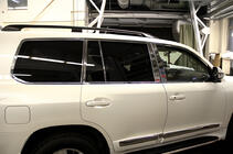 Toyota Land Cruiser 200 2007–2021 Kompletta fönsterlister och stolplister (rostfritt stål) foto 17